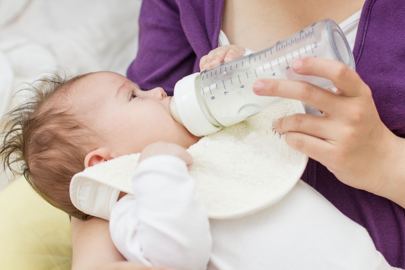 Babys können auch ohne Muttermilch gedeihen