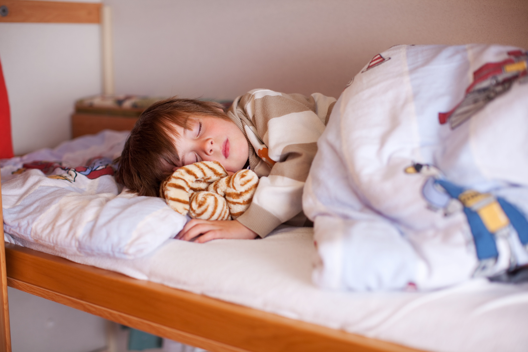 Hochbett im Kinderzimmer: Tipps zum Kauf von Hochbetten