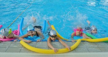 Schwimmkurs für Kinder: So lernen Babys & Kids schwimmen