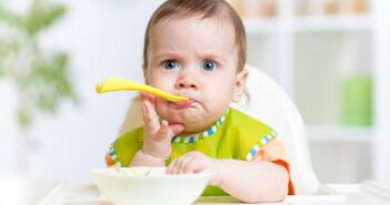 So lernen Babys und Kleinkinder selbstständig zu essen