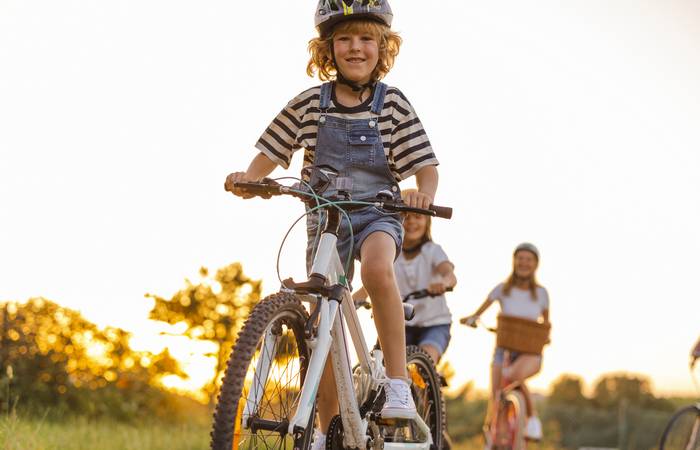 Ein gutes Fahrrad sichert Ihr Kind im Straßenverkehr (Foto: AdobeStock - pikselstock)