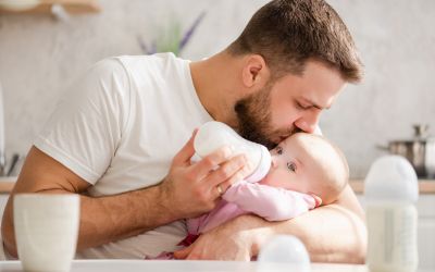 Empfehlung des BzgE: Keine vegane Ernährung für Babys und Kleinkinder (Foto: AdobeStock - o_lypa 262303213)