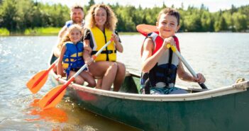 Unternehmungen mit Kindern: Das sind die 11 besten Freizeitaktivitäten mit Kindern (Foto: Adobe Stock-pololi)