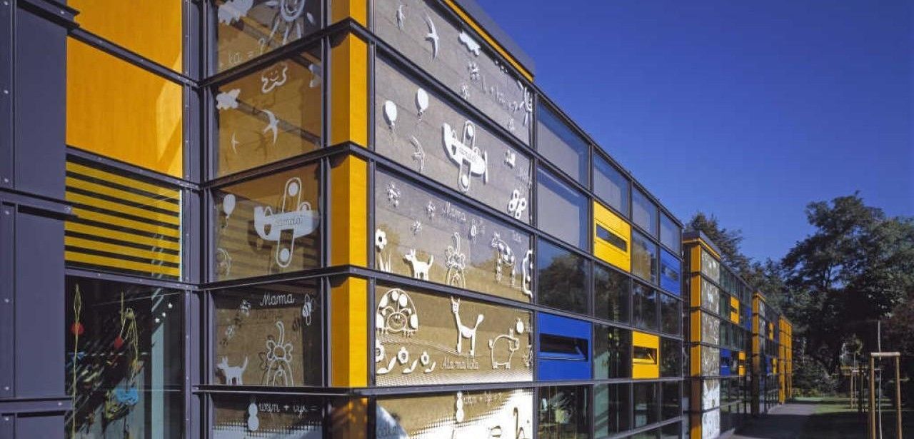 Kindergarten-Projekt in Warschau: Innovatives Glaskonzept vereint Sicherheit und (Foto: Pilkington Deutschland AG .  NSG Group)