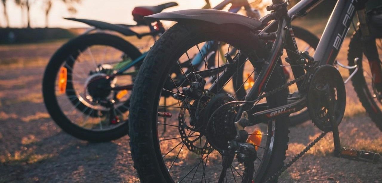 ARAG-Tipps: Sicher radeln mit Kindern vom ersten Üben an (Foto: ARAG SE)