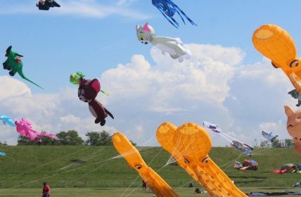 Zirkus- und Drachenfest am Friesenstrand: Spektakuläres Wochenenderlebnis für (Foto: Tourismus-Service Butjadingen)