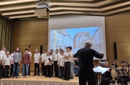 Aurelius Sängerknaben und Orchester präsentieren Kinderoper Brundibar im (Foto: Nadja Hendriks. Schwabenakademie Irsee)